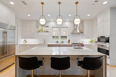 734 E 7th St, Houston, TX 77007 - photo 5