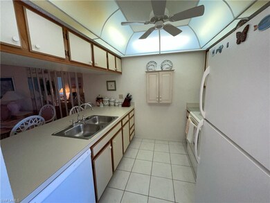 4032 Oakview Dr #H8Kitchen
