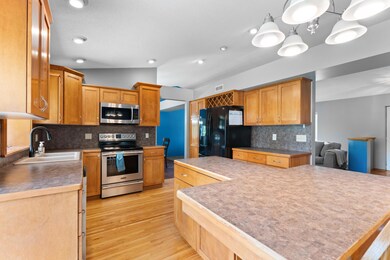 707 26th St SW, Austin, MN 55912 - photo 5