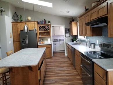 8232 Carolina Dr, Central Point, OR 97502 - photo 6