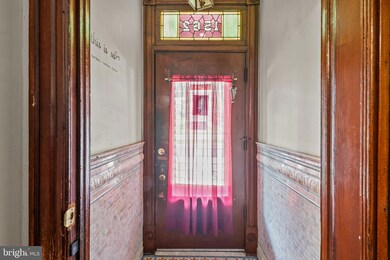 1562 Mineral Spring Rd, Reading, PA 19602 - photo 4