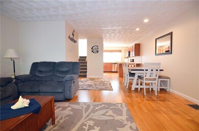 881 Greenwich Ave unit D17, Warwick, RI 02886 - photo 5