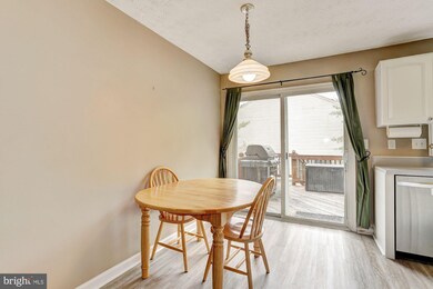 3205 Water Lily Ct, Laurel, MD 20724 - photo 7