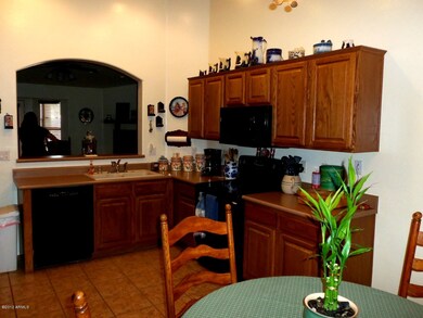 LOVELY KITCHEN