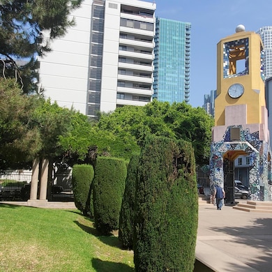 Grand Hope Park on side street of Skylin