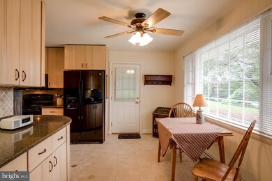 12806 Tern Dr, North Potomac, MD 20878 - photo 4