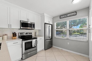 10 Amherst Ct unit D, Royal Palm Beach, FL 33411 - photo 6