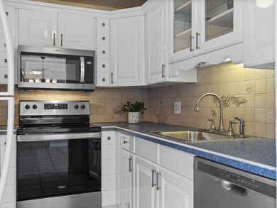 292 Salem St unit 204, Revere, MA 02151 - photo 6