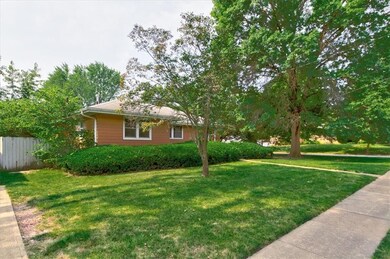 3712 Lindlavista Way, Des Moines, IA 50310 - photo 2