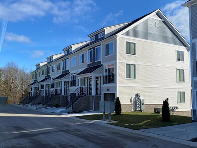 2757 Bristol Ridge Dr unit 22, Ann Arbor, MI 48105 - photo 2