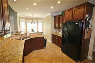 You will enjoy cooking for your family in this won
