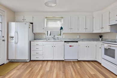 9 Deacon Rd, Yarmouth, ME 04096 - photo 4