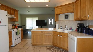 825 Huddleston Dr, Cache, OK 73527 - photo 7