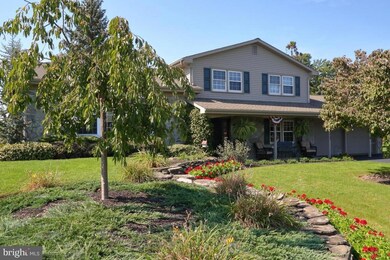 662 S Kinzer Ave, New Holland, PA 17557 - photo 2