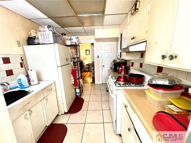 66 Mitchell Ave, New Brunswick, NJ 08901 - photo 4