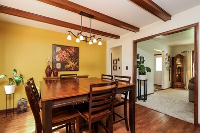 008-Dining_Room-3217542-large