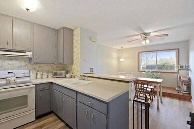 Kitchen - Bright and Open