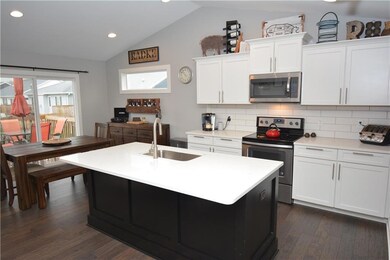 Large island/bar w/quartz counter