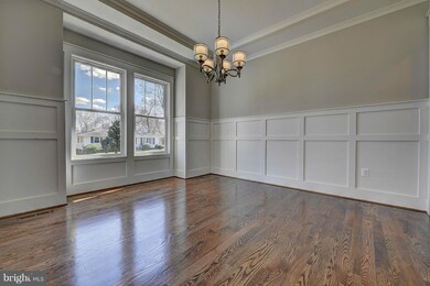 405 Orleans Cir SW, Vienna, VA 22180 - photo 3