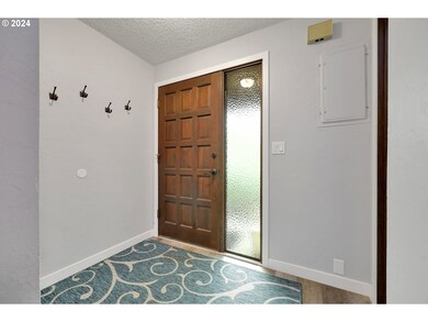 1730 Minda Dr, Eugene, OR 97401 - photo 4