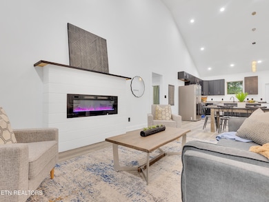 1395 Willow Creek Ln, Sevierville, TN 37876 - photo 7