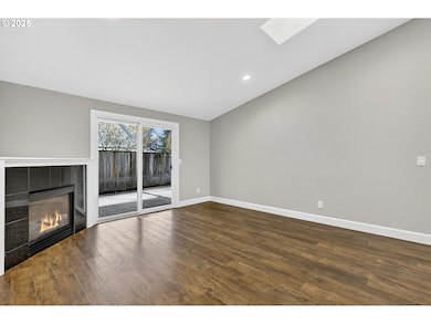 5118 NE Jarrett St, Portland, OR 97218 - photo 5