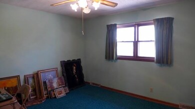 Just lift up the carpet to see the pretty oak floo