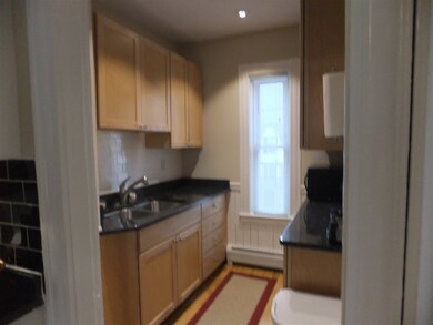 528 Howe St unit 1, Manchester, NH 03103 - photo 3