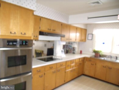 3340 Sleepy Hollow Rd, Falls Church, VA 22044 - photo 6