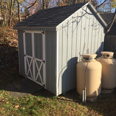 30 Iroquois St, Worcester, MA 01602 - photo 7