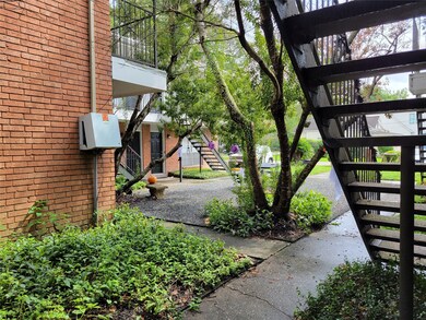 425 E 9th St unit 3, Houston, TX 77007 - photo 3