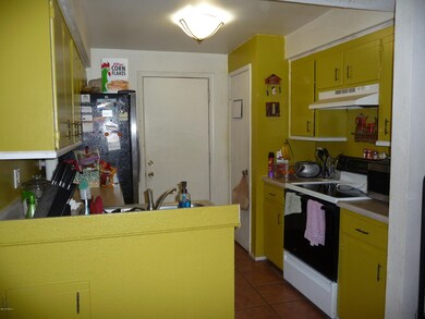 712 - Kitchen