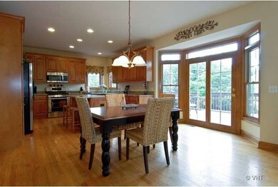 1027 Hodge Ln, Batavia, IL 60510 - photo 4