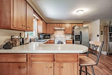Eat-In Kitchen