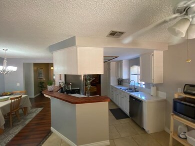 241909101_1652523444946122_1176484893645