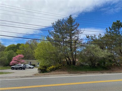 52 W Wrentham Rd, Cumberland, RI 02864 - photo 2