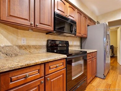 9441 Oak Grove Cir, Davie, FL 33328 - photo 7