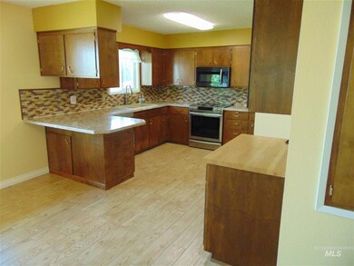 417 Riverview Dr, Asotin, WA 99402 - photo 5