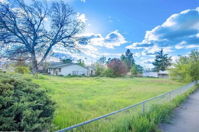 239 Manzanita St, Central Point, OR 97502 - photo 4