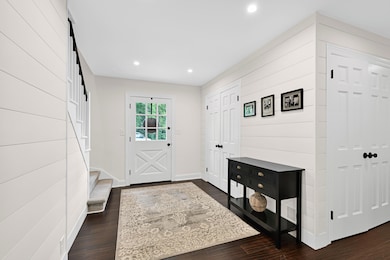 1005 Lone Tree Rd, Elm Grove, WI 53122 - photo 4