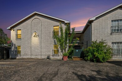 421 Emerson St unit 6, Houston, TX 77006 - photo 2