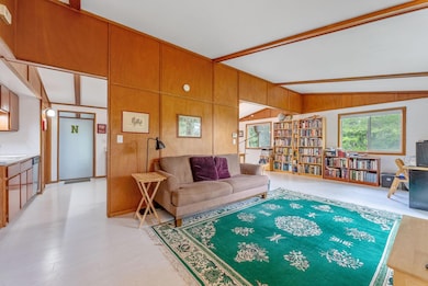 6-web-or-mls-14357 R Ave-23