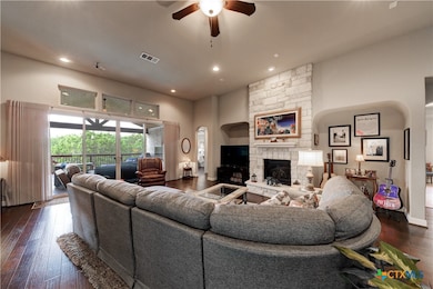 2126 Ranch Loop Dr, New Braunfels, TX 78132 - photo 4