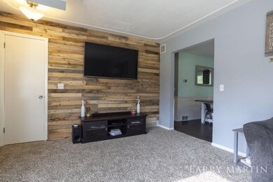 7560 Belvue Ln_3