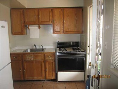 Kitchen Comes with appliances and washer and dryer