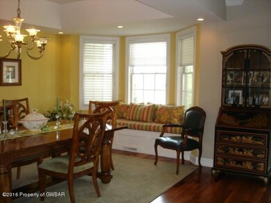 Dining Rm
