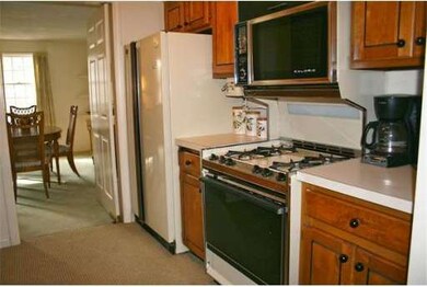 617 Washington St unit 101, Wellesley, MA 02482 - photo 6