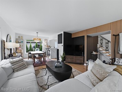 255 Southfield Rd unit 1, Birmingham, MI 48009 - photo 2