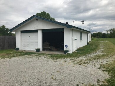 6301 Beulah Church Rd, Louisville, KY 40228 - photo 2