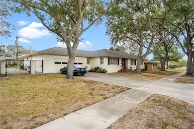 426 Williamson Place, Corpus Christi, TX 78411 - photo 2